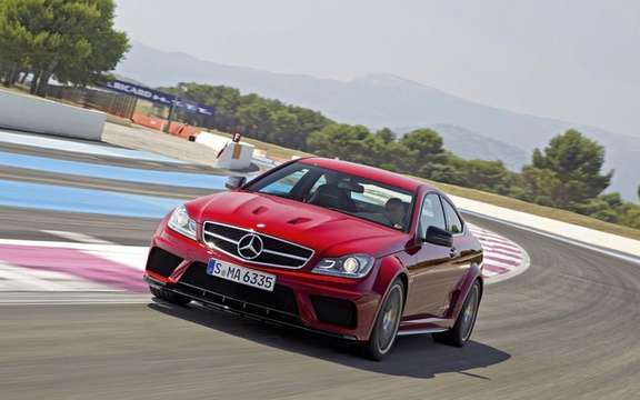 Mercedes-Benz C63 AMG Black Series Coupe: The ultimate version picture #4