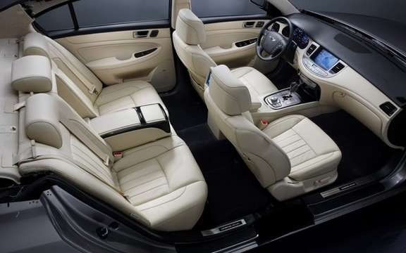 Hyundai Genesis Prada: To walk from South Korea picture #4