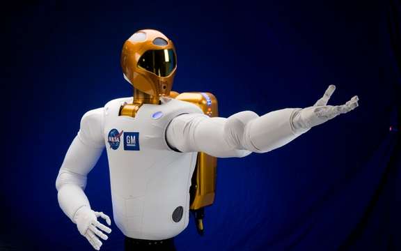 GM presented Robonaut 2, the first humanoid space picture #3