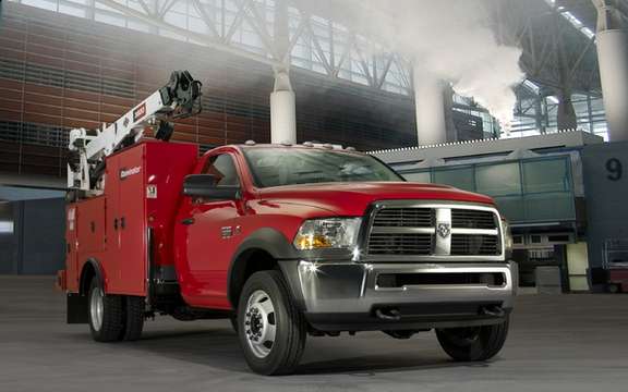 RAM Heavy Duty: A turbo diesel engine 800 lb-ft of torque picture #4