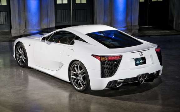 Lexus LFA 2012: Ten copies reserved for the Canadian market picture #2