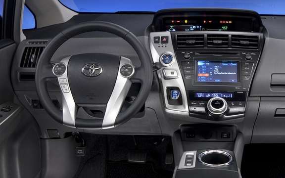 Toyota Prius 2012: Available for this summer picture #6