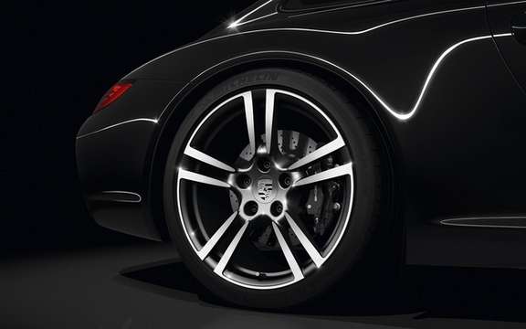 Porsche 911 Black Edition: Only 1911 units produced picture #7