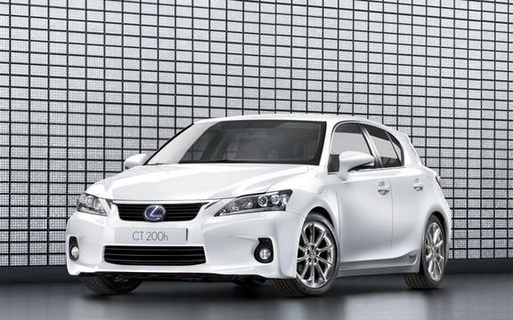 2011 Lexus CT 200h: For less than $ 31,000