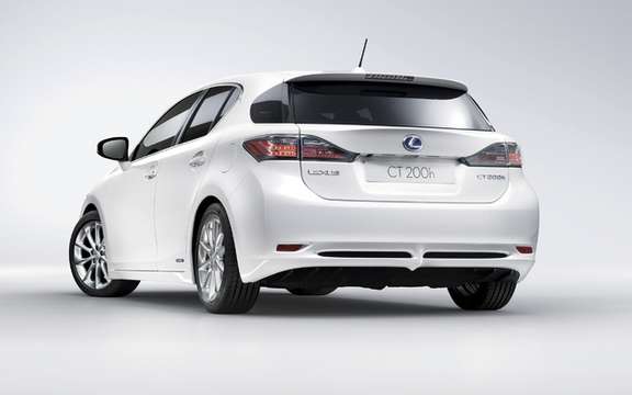 2011 Lexus CT 200h: For less than $ 31,000 picture #2