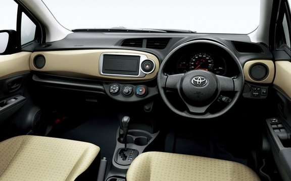 Toyota Vitz 2012: With us is called Yaris picture #4