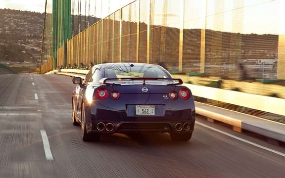 Nissan GT-R 2012: A second version which promises picture #3