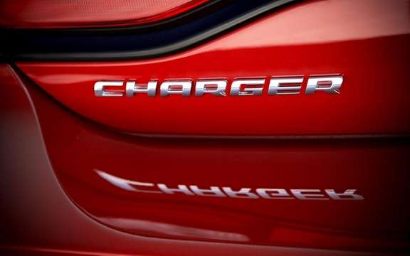 Dodge Charger 2011: The Challenger has four doors picture #6