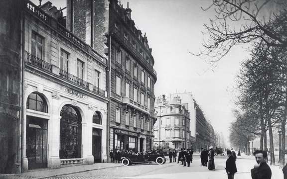 Renault 1910-2010: 100 Years of the French on the Champs-Elysees picture #2