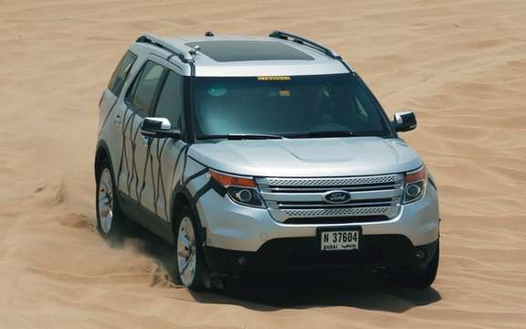 2011 Ford Explorer: It explores the desert of Dubai picture #4