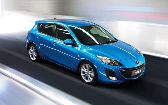 European Mazda2: She inherited a turn of the smiling grille picture #5