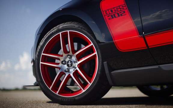 Ford Mustang Boss 302 Laguna Seca: From the track to the road picture #5