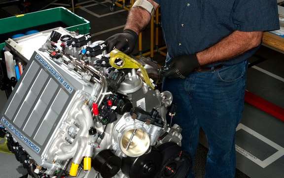 2011 Chevrolet Corvette: Pay to assemble its own engine picture #2