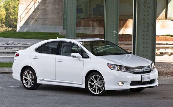 Lexus HS 250h: Prone has a voluntary recall picture #1