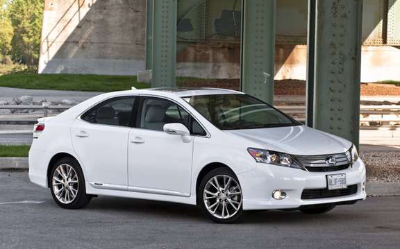 Lexus HS 250h: Prone has a voluntary recall