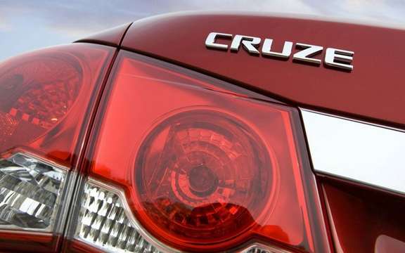 2011 Chevrolet Cruze: More than 270,000 units sold even before its release picture #3