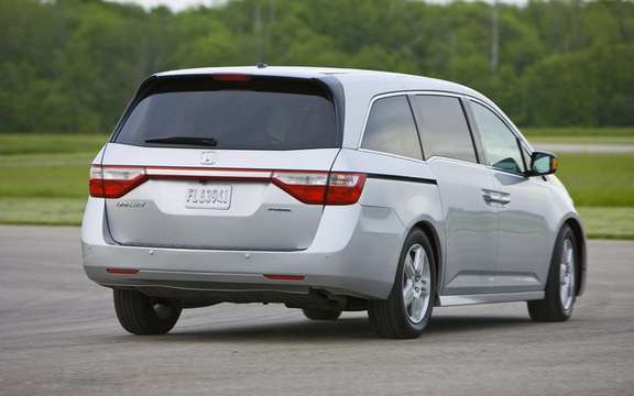 Honda Odyssey 2011: A more mature version 4 picture #2