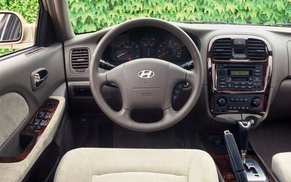 Hyundai Sonata: 25 years of loyal service and doubtful picture #2