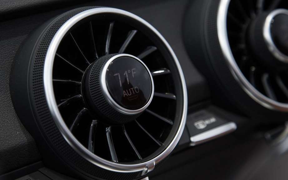 Audi unveiled the interior of the future TT picture #5