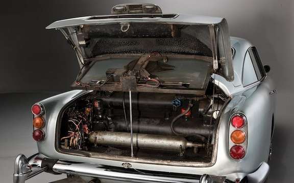 Aston Martin DB5 1964: The Bondmobile is for sale picture #9