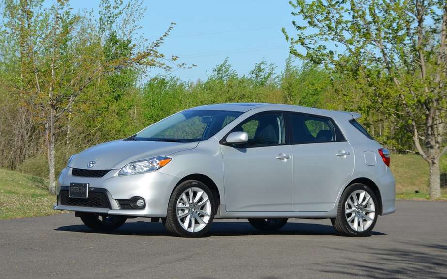Confirms Toyota Matrix will not return in 2015 picture #1