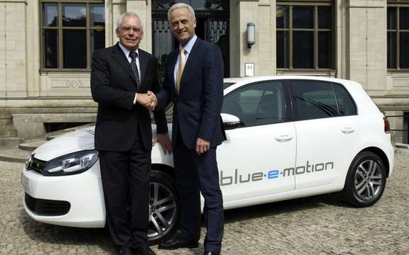 Platform for electric mobility: Golf Blue e-Motion picture #5