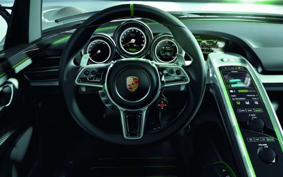 Porsche 918 Spyder: Deja 900 firm orders picture #9