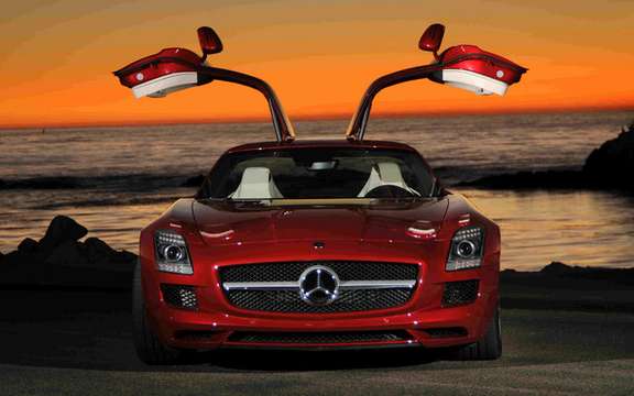 Cigarette Racing boat launches inspired Mercedes-Benz SLS AMG picture #1
