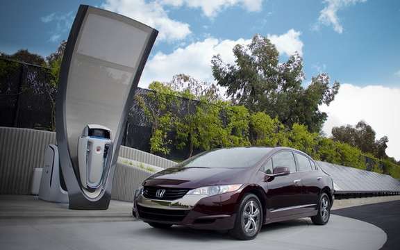 Honda recently operated a service station solar hydrogen picture #1