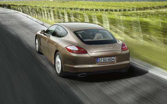 The six-cylinder Porsche Panamera will debut in Beijing picture #2