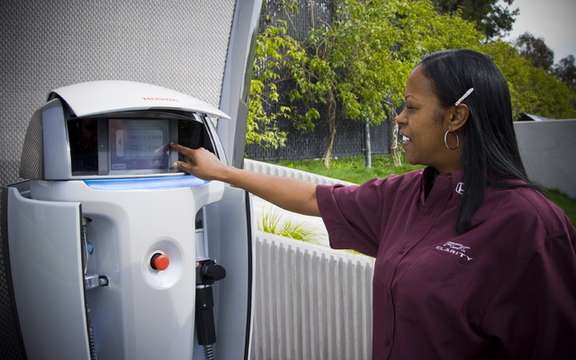 Honda recently operated a service station solar hydrogen picture #2