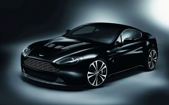 Aston Martin all dressed in black picture #1