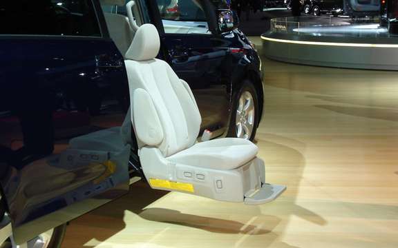 Toyota Detroit: Large and small innovations picture #5