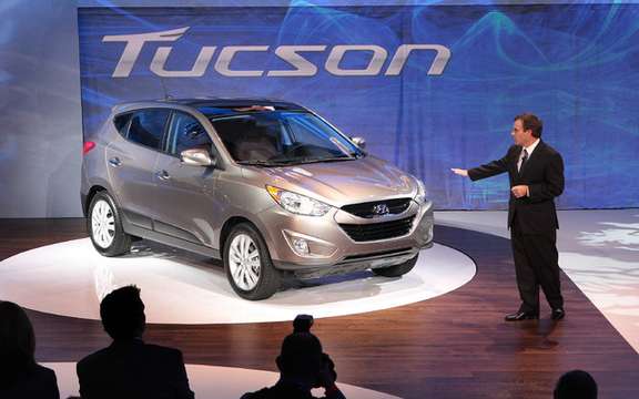 2010 Hyundai Tucson mirror, tell me who is the best? picture #2