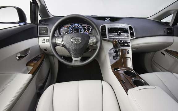 New standard features for the 2010 Toyota Venza picture #4