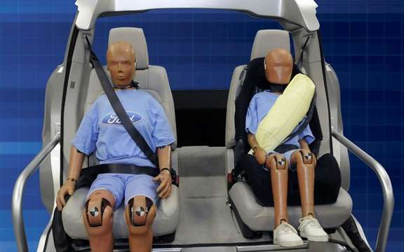 Ford presents its inflatable safety belts