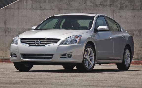 Nissan Altima 2010 Interior and exterior refinements picture #9