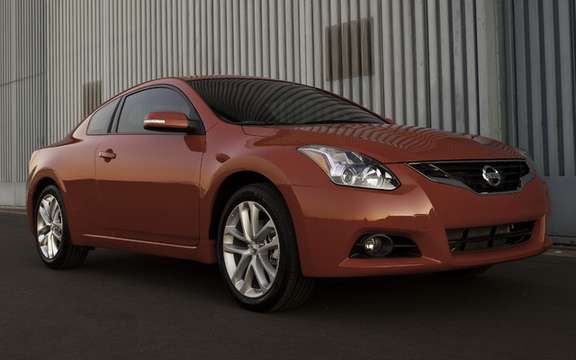 Nissan Altima 2010 Interior and exterior refinements picture #3