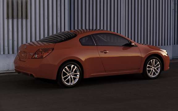 Nissan Altima 2010 Interior and exterior refinements picture #4