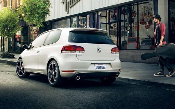 2010 Volkswagen Golf: Canadian prices are ads picture #6