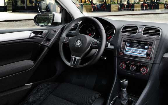 2010 Volkswagen Golf: Canadian prices are ads picture #7