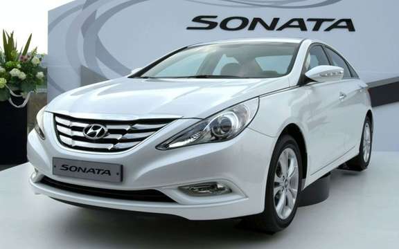 2011 Hyundai Sonata: it becomes an elegant four-door cut picture #2