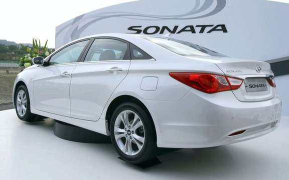 2011 Hyundai Sonata: it becomes an elegant four-door cut picture #3