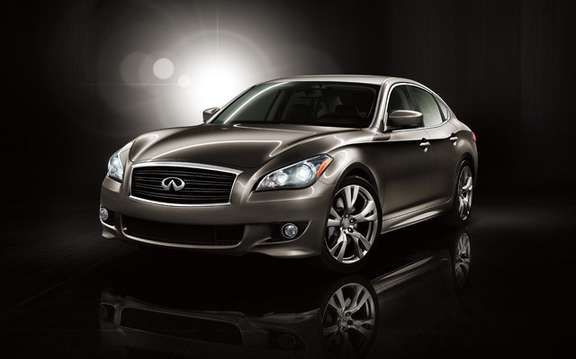 The 2011 Infiniti M made its official debut in Pebble Beach picture #2
