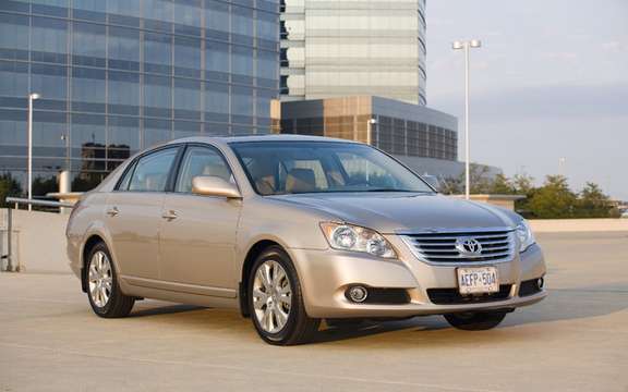 2010 Toyota Avalon XLS: improved and still generous picture #2