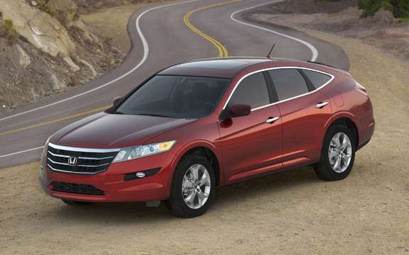 The interior of the 2010 Honda Accord Crosstour: that innovation picture #7