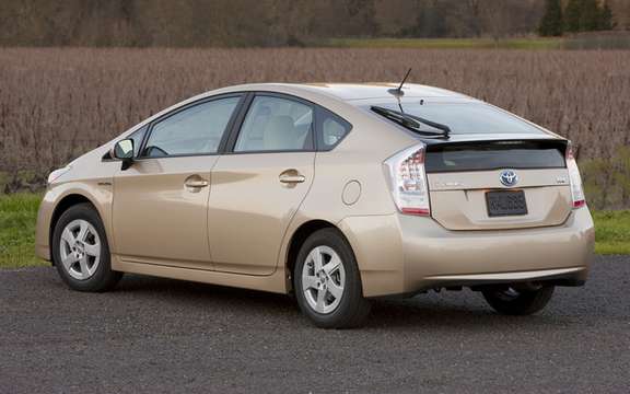 The Toyota Prius, still the best-selling car in Japan picture #2