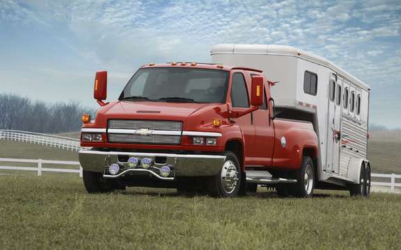 The Chevrolet Kodiak and GMC Top Kick derive their reverence picture #2
