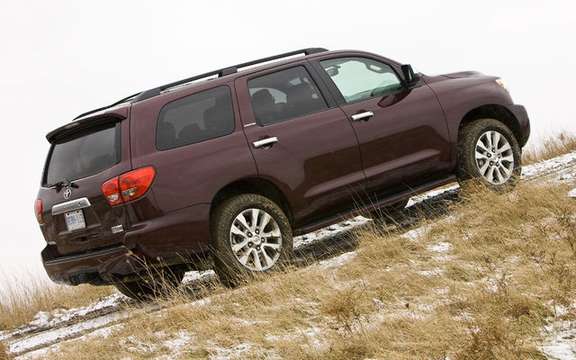 Toyota Sequoia 2010 with a more powerful engine and thrifty picture #2