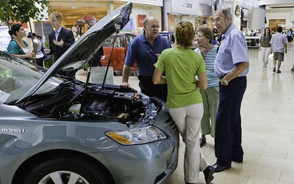 Auto dealers want a boost from Ottawa